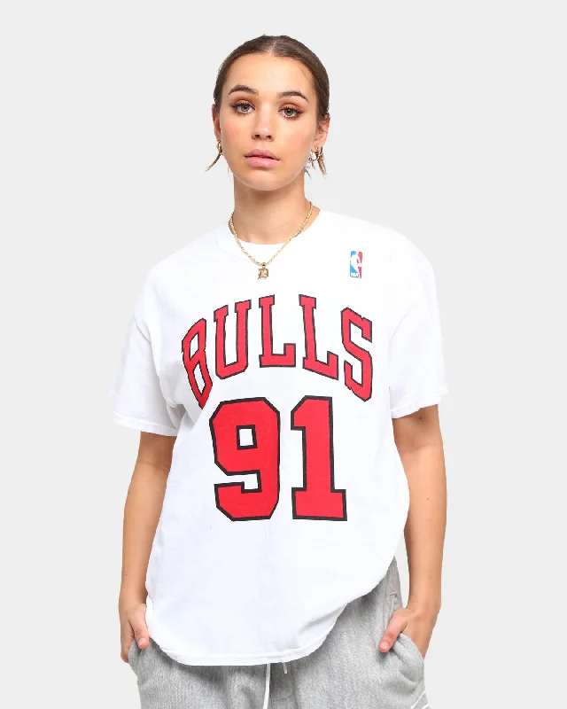 Mitchell & Ness Chicago Bulls Dennis Rodman Name & Number Vintage Short Sleeve T-Shirt Vintage White